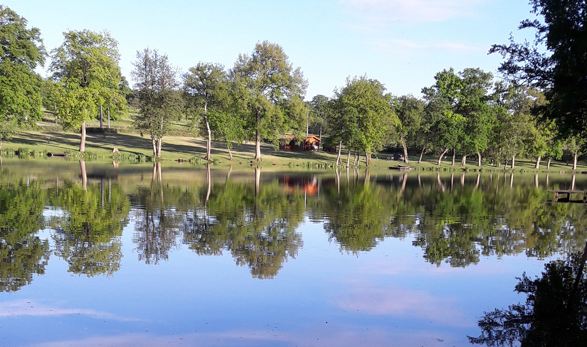 Camperplaats Etang Morlou Visvakantie Frankrijk Morlou Visvakantie Frankrijk