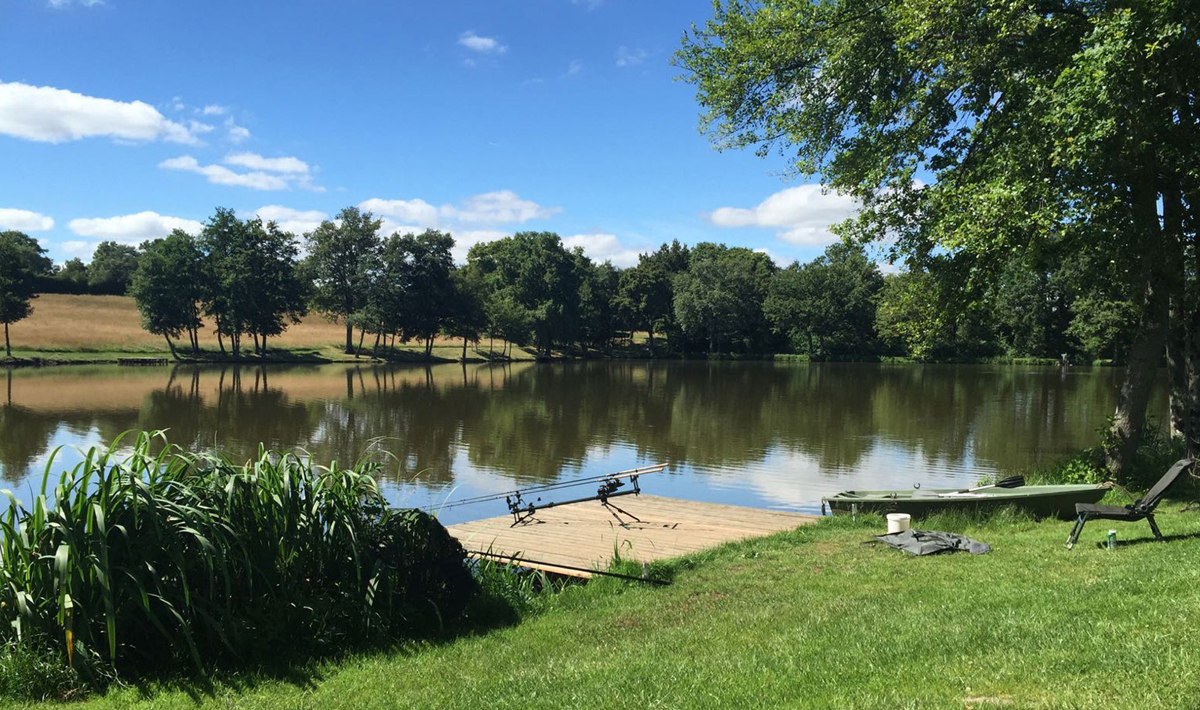 Camperplaats Etang Morlou Visvakantie Frankrijk Morlou Frankrijk 4