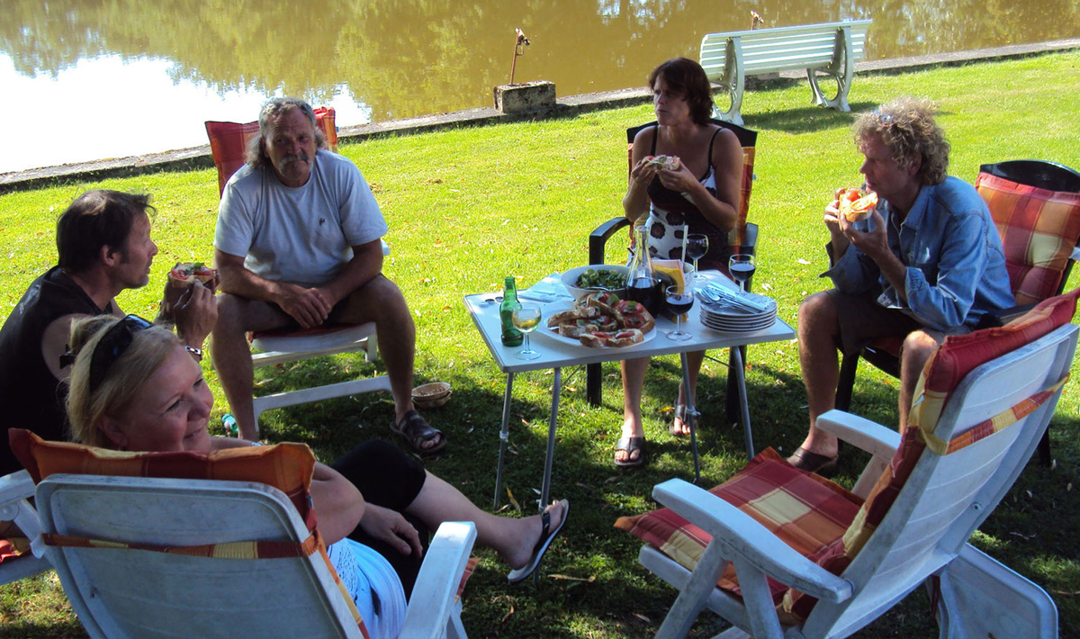 Camperplaats Etang Morlou Visvakantie Frankrijk Camperplaats Etang Accommodatie