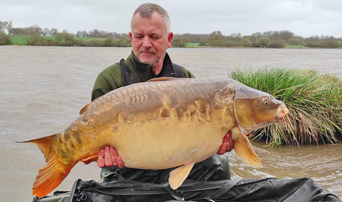 Carpa Lac De Villedon Francia Villedon Vacaciones Pesca