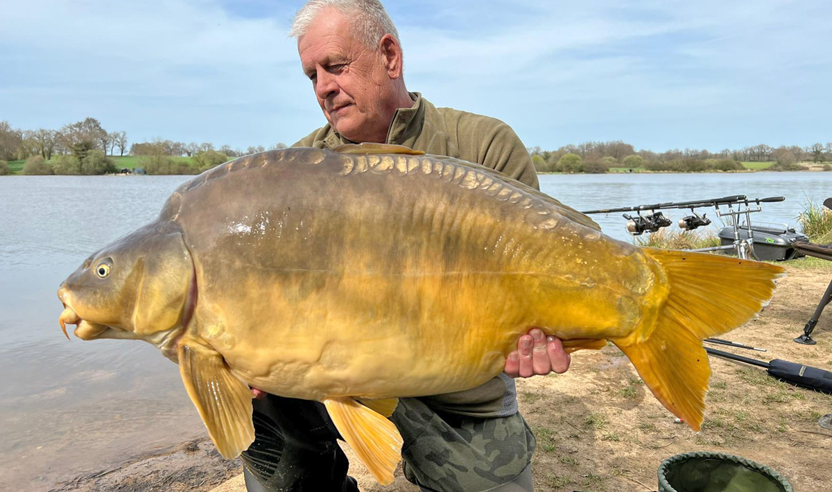 Carpa Lac De Villedon Francia Carpa De Vacaciones