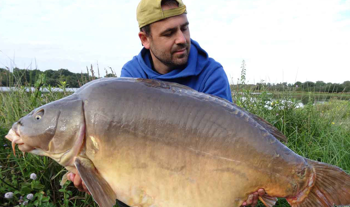 Carpa Lac De Villedon Francia Lac Francia Vacaciones