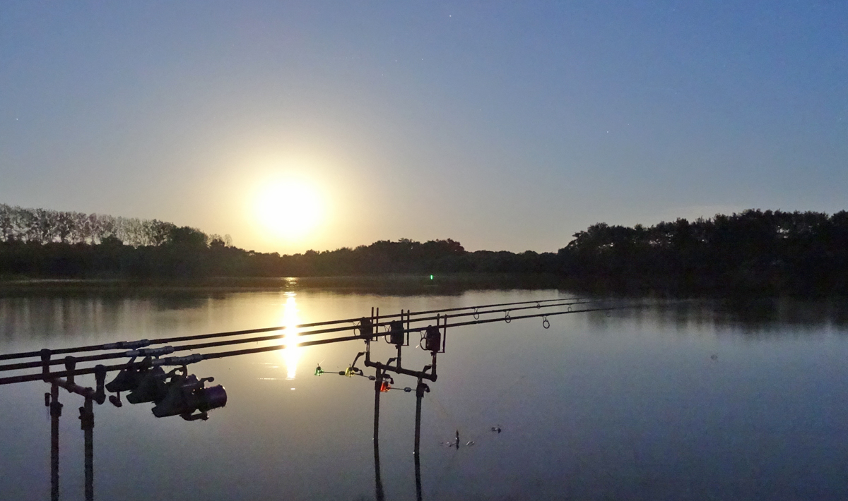 Sfeer Carpa Lac De Villedon Vacaciones Pesca 1