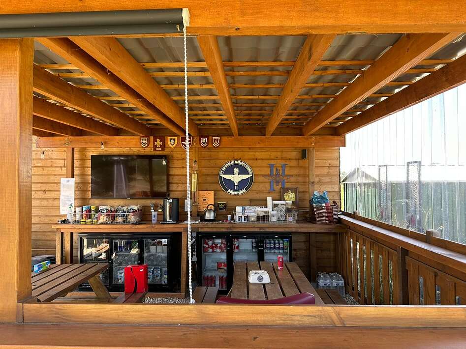 Pegasus Lakes Carpfishing Holiday France Pegasus Carpfishing Bar